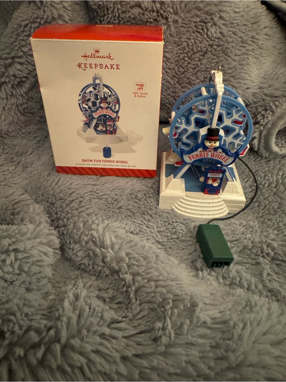 2014 Hallmark Keepsake "Snow Fun Ferris Wheel" ornament magic cord light, sound